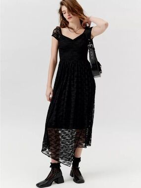 Urban Outfitters Urban Renewal Lace Asymmetrical Midi Dress in Black - Medium